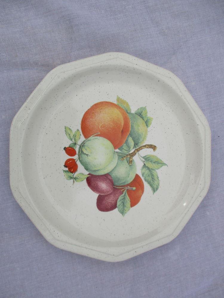 Assiette D�cagonale de 25 cm - Vintage 4 La Fert�-Alais (91)