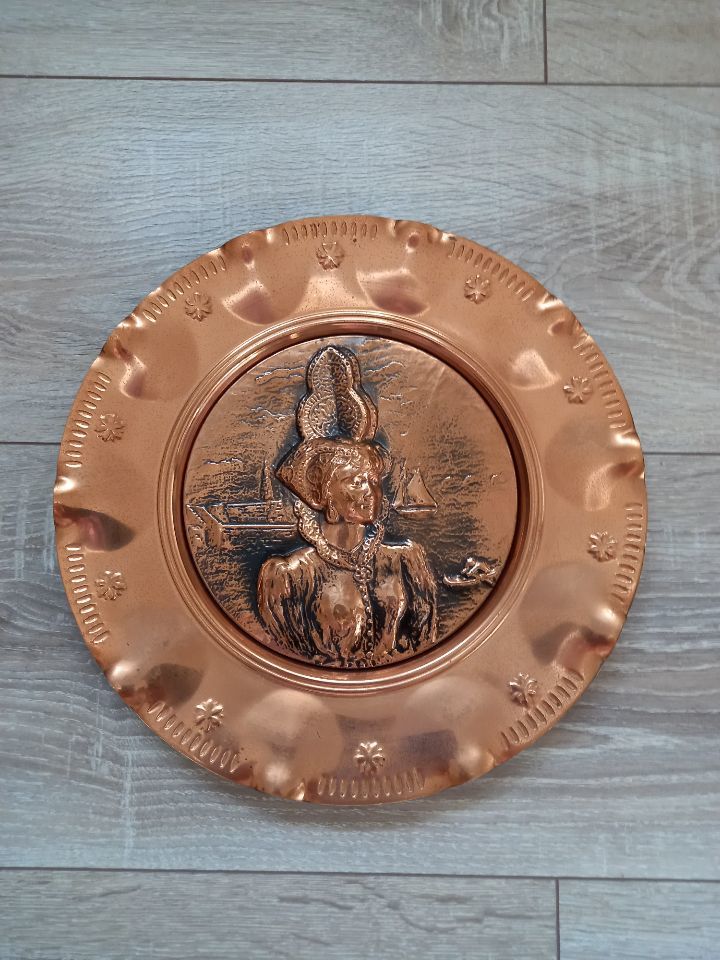 Assiette d�corative en cuivre vend�enne diam�tre 27 cm 10 Villiers (86)