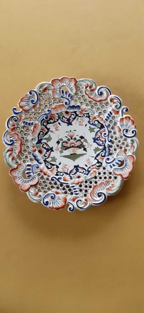 Assiette d�corative en fa�ence Rouen fait main 29 Besan�on (25)