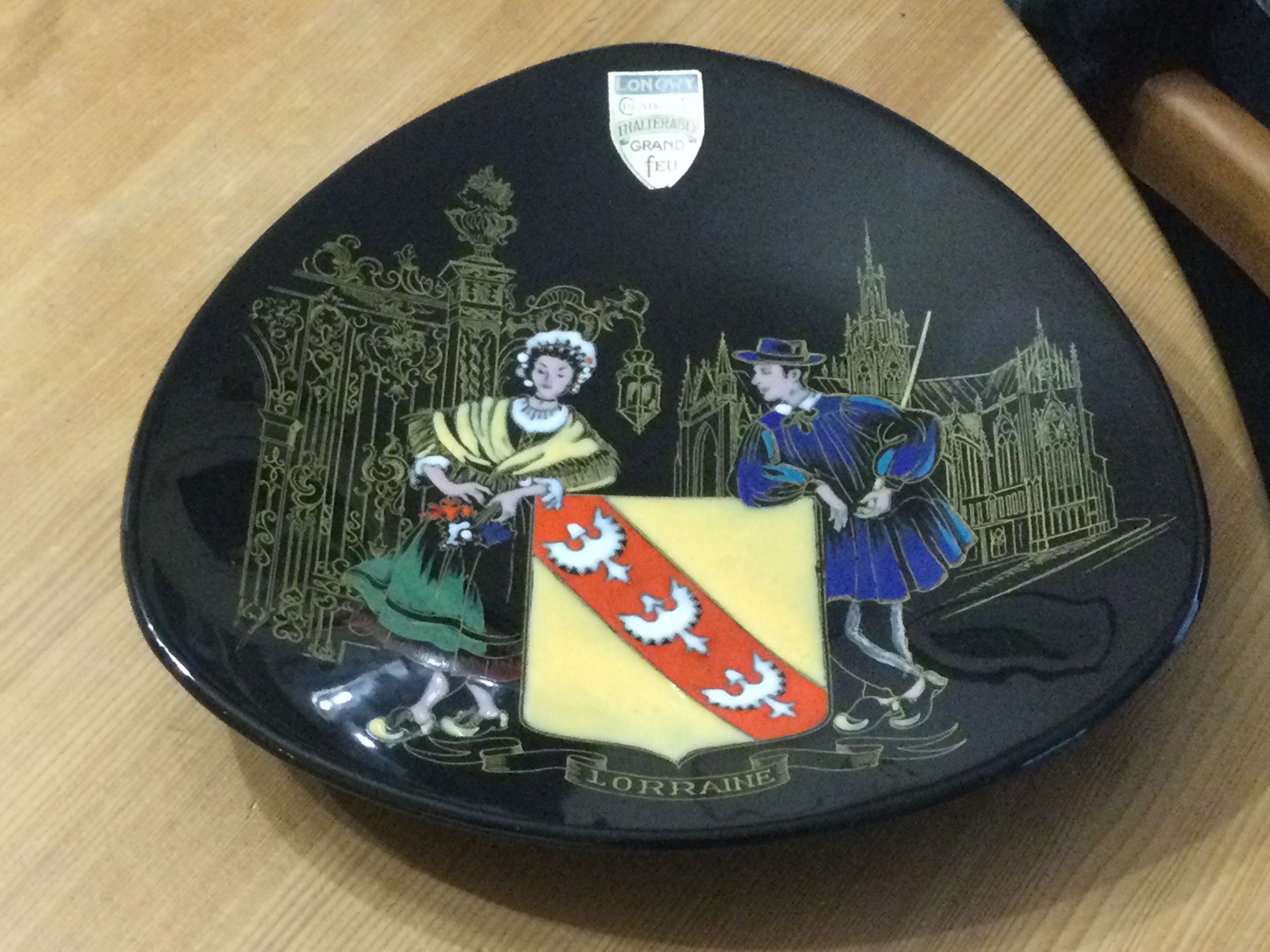 Assiette d�corative en faience Lorraine 25 Toulouse (31)