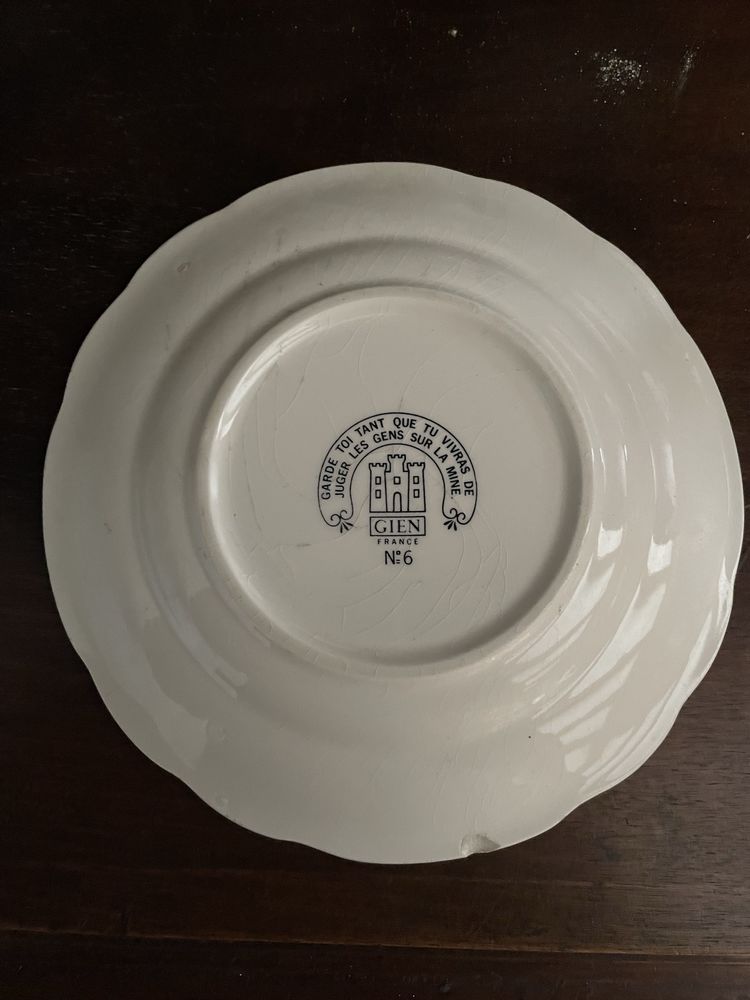 Assiette �   dessert en fa�ence de Gien, mod�le  rebus  40 Clamart (92)