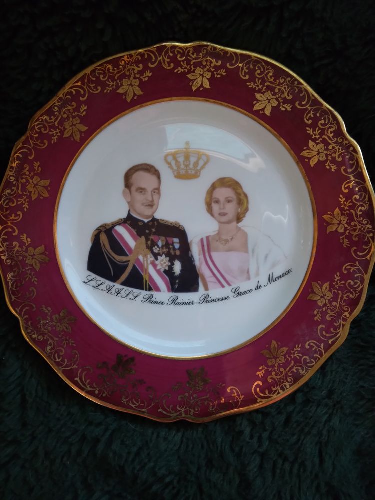 Assiette � dessert plate prince de Monaco et gr�ce Keller
0 Valence (26)