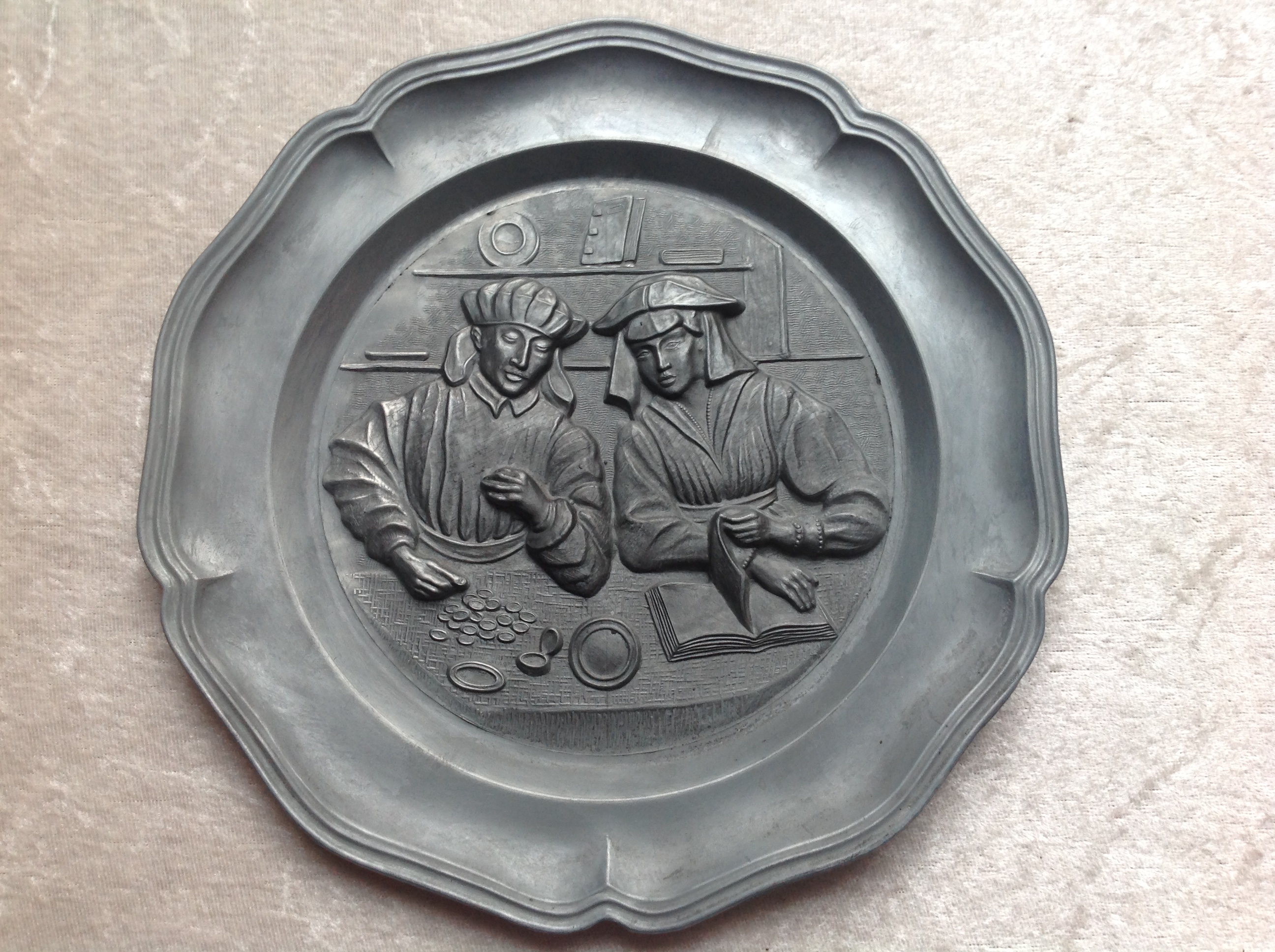 ASSIETTE EN ETAIN LE PR�TEUR ET SA FEMME Envoi Possible
15 Tr�gunc (29)