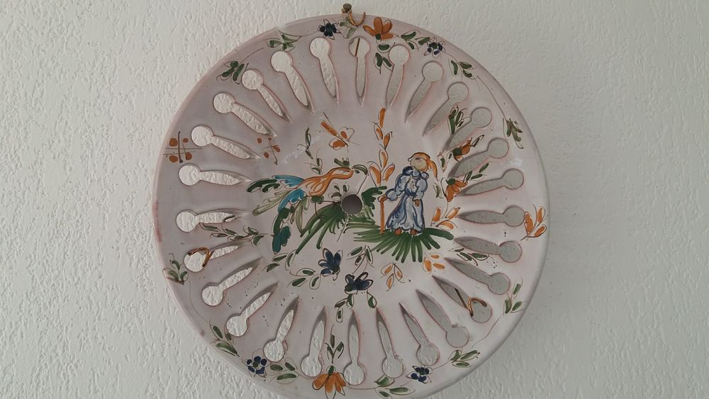Assiette en fa�ence de MOUSTIERS 15 Mandelieu-la-Napoule (06)