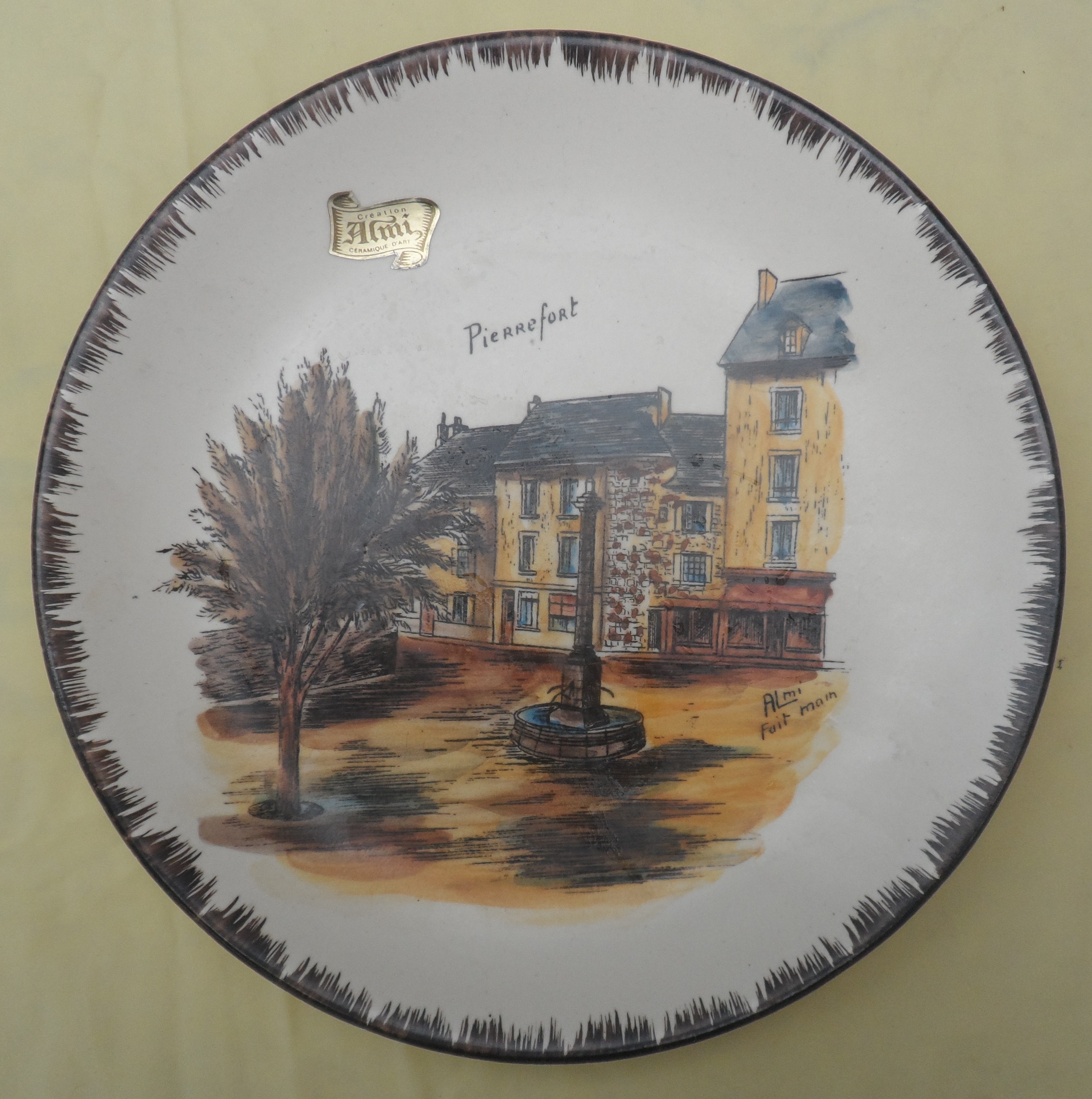 Assiette faite main cr�ation Almi c�ramique d'art Pierrefond 12 Castries (34)