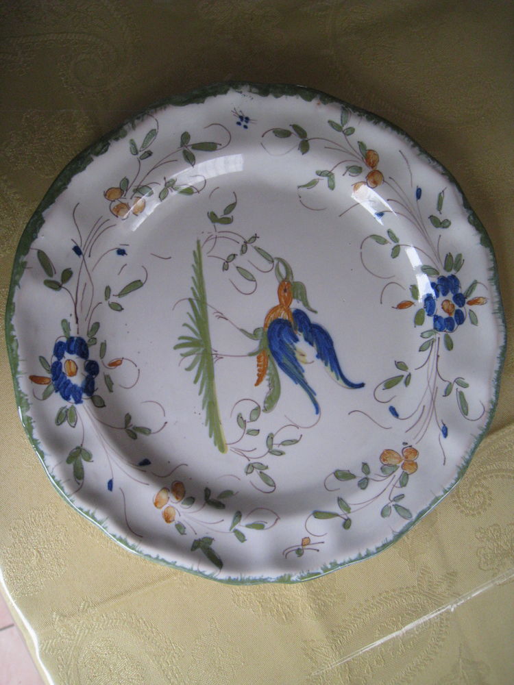 Assiette  Ibis  fa�ence De Matres Tolosane , Moustier 20 Vinay (38)