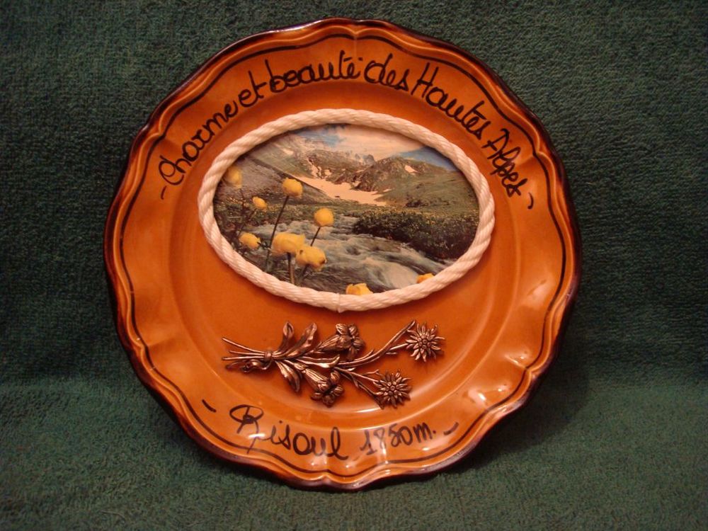 assiette murale souvenir Risoul en gr�s 15 La Seyne-sur-Mer (83)