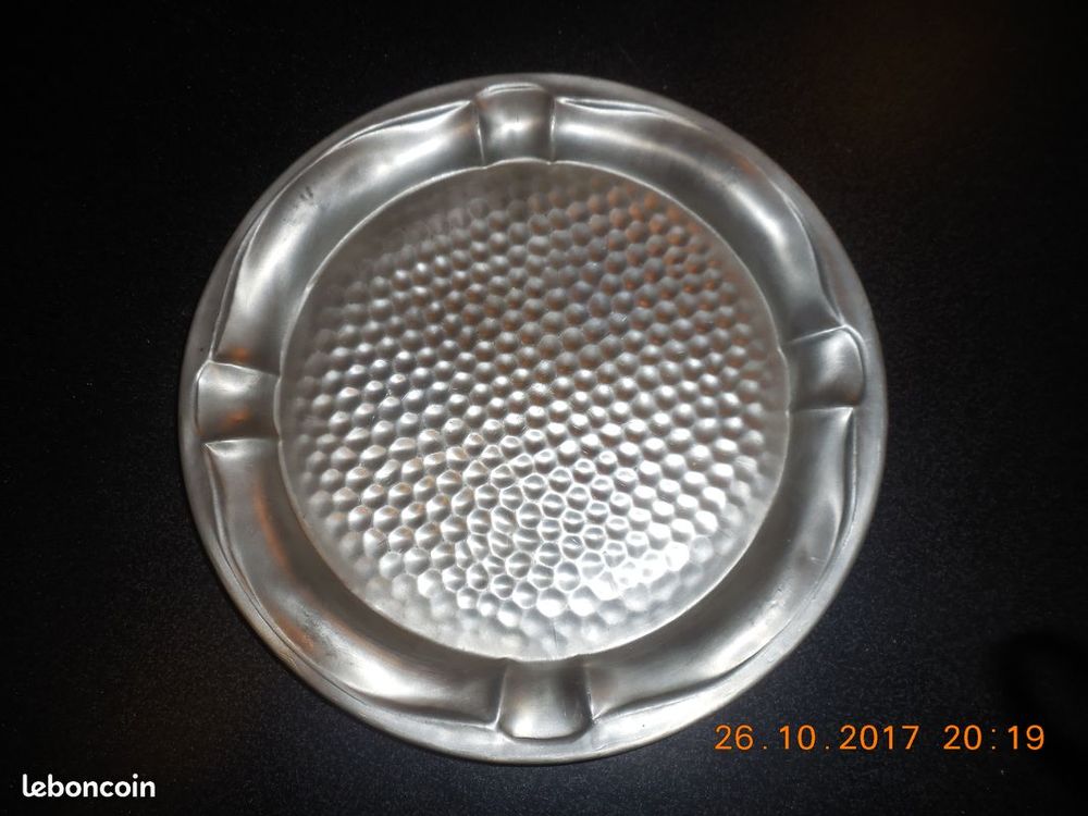assiette ou plat en �tain 5 S�te (34)