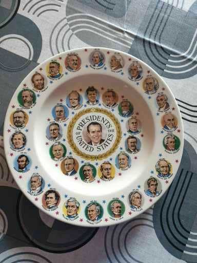 assiette rare de collection !
pr�sidents des Etats-Unis 
diam�tre 26cm
tr�s bon �tat
# Etats-Unis 40 Dourdan (91)