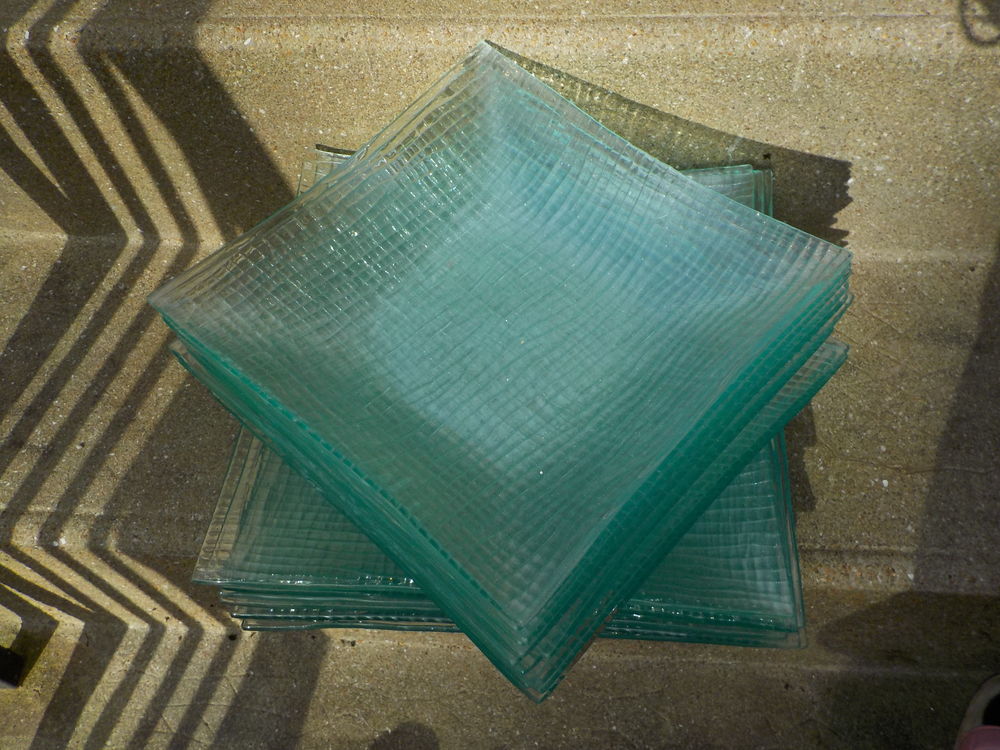 LOT DE 12 ASSIETTES 24 CM et 12 ASSIETTES 29 CM 
20 Bubry (56)