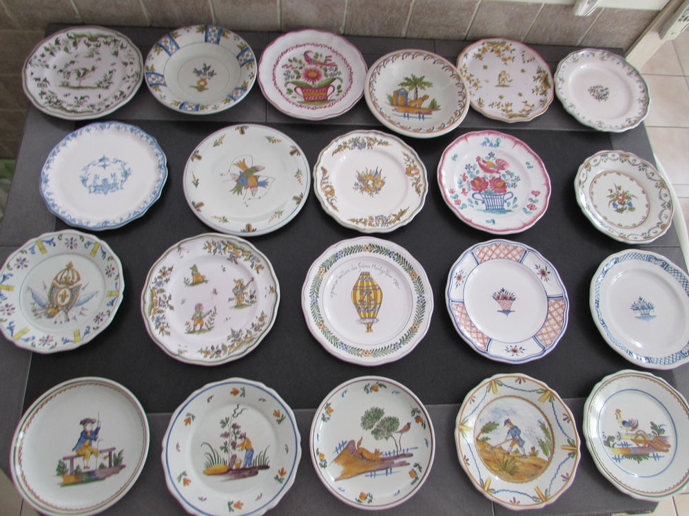 Lot Assiettes d�coratives en fa�ence 400 Capestang (34)