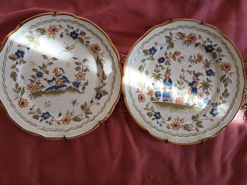 Assiettes d�coratives   Vieux Moustier   18em - Unit� ou lot 8 Bagnols-sur-C�ze (30)
