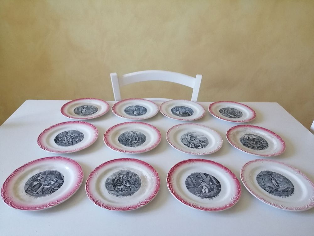 12 assiettes a dessert anciennes jeanne d'arc