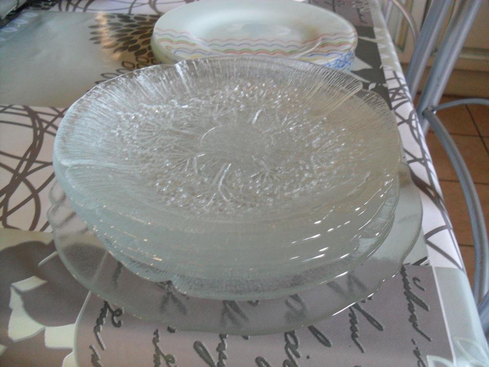 6 assiettes � dessert 
et petit plat � tarte
3 Bauvin (59)