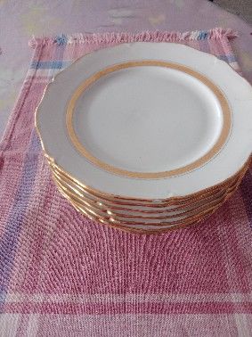 ASSIETTES DESSERT PORCELAINE BLANC  OR . 30 Saint-Hilaire-du-Rosier (38)