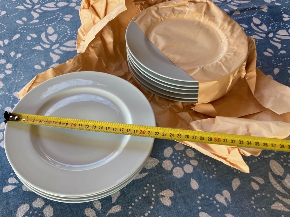 Lot 10 assiettes dessert. 18 Cachan (94)