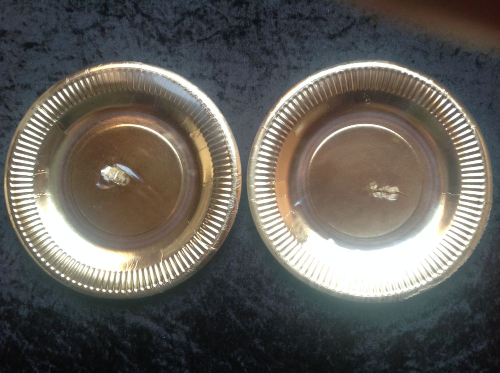 16 ASSIETTES DOR�ES EN CARTONS PLASTIFI�S Envoi Possible
5 Tr�gunc (29)