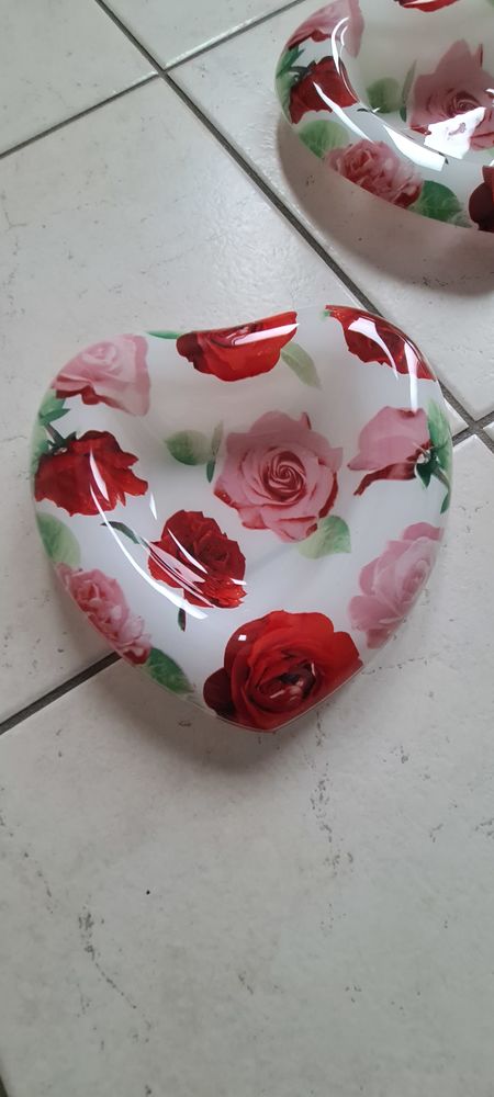 Lot de 7 Assiettes en forme de coeur 10 Vulaines-sur-Seine (77)