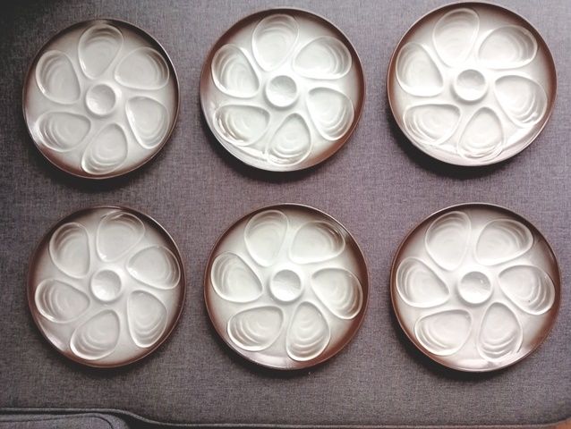 6 assiettes � huitres et 6 fourchettes 25 Sannois (95)