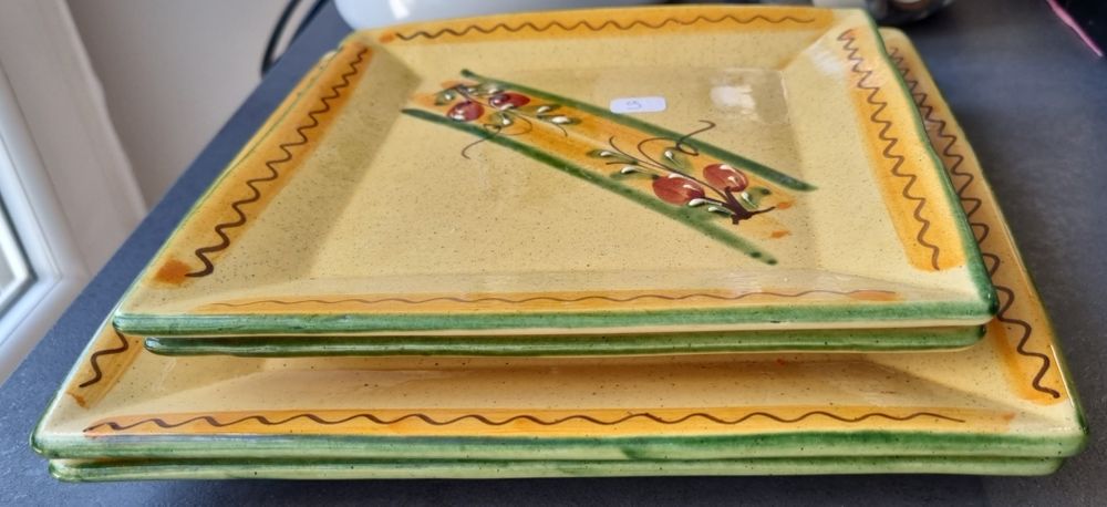 Lot de 4 assiettes neuves 30 Oullins (69)