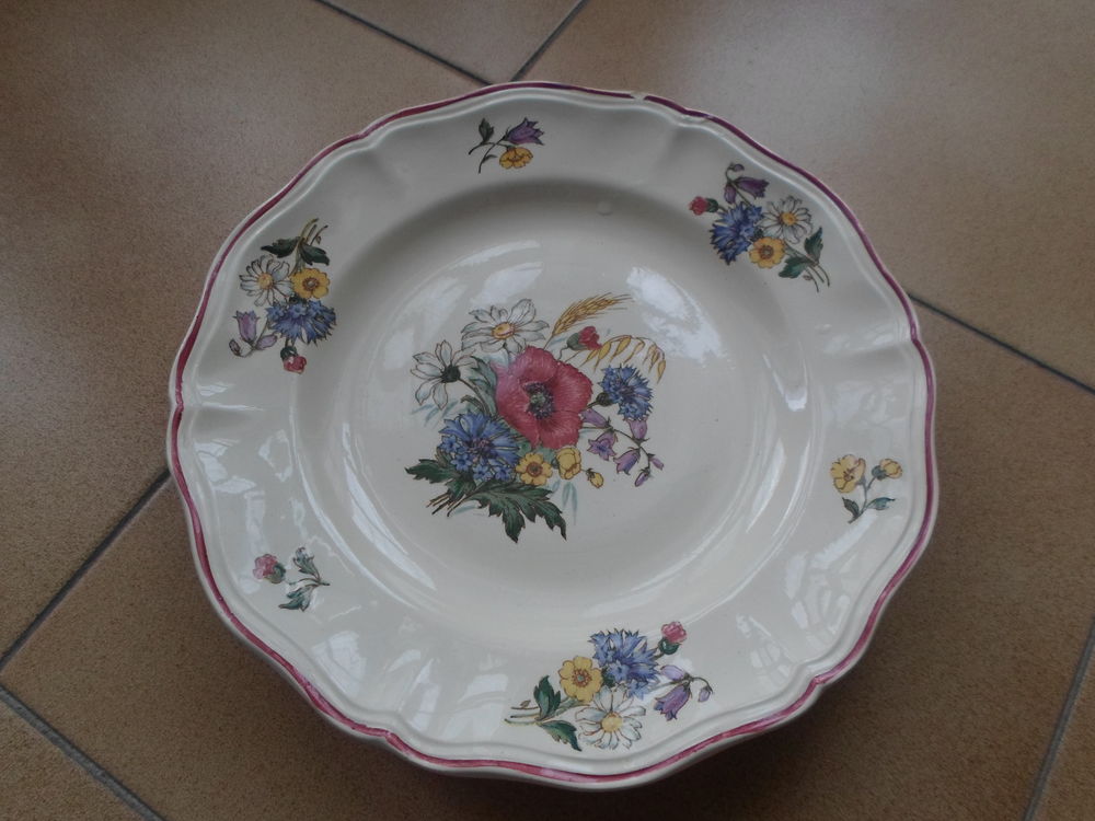 assiettes plates 50 Arles (13)