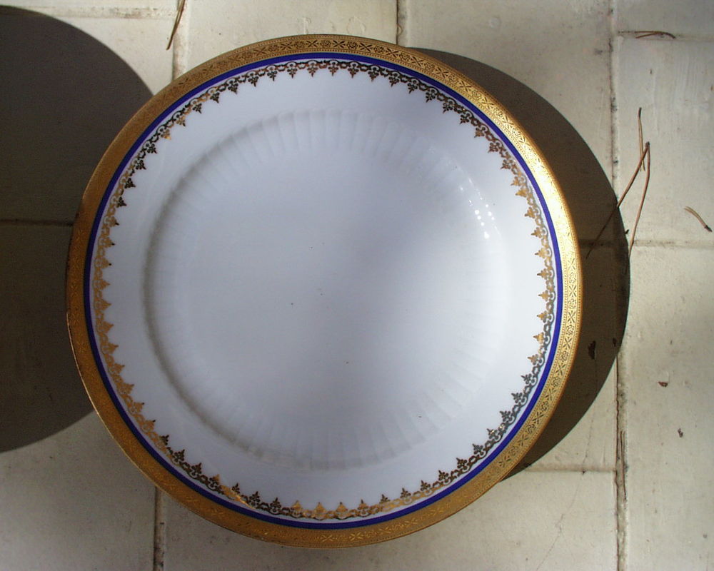 Lot 3 assiettes porcelaine allemande motif gothique 50 Roquefort-les-Pins (06)