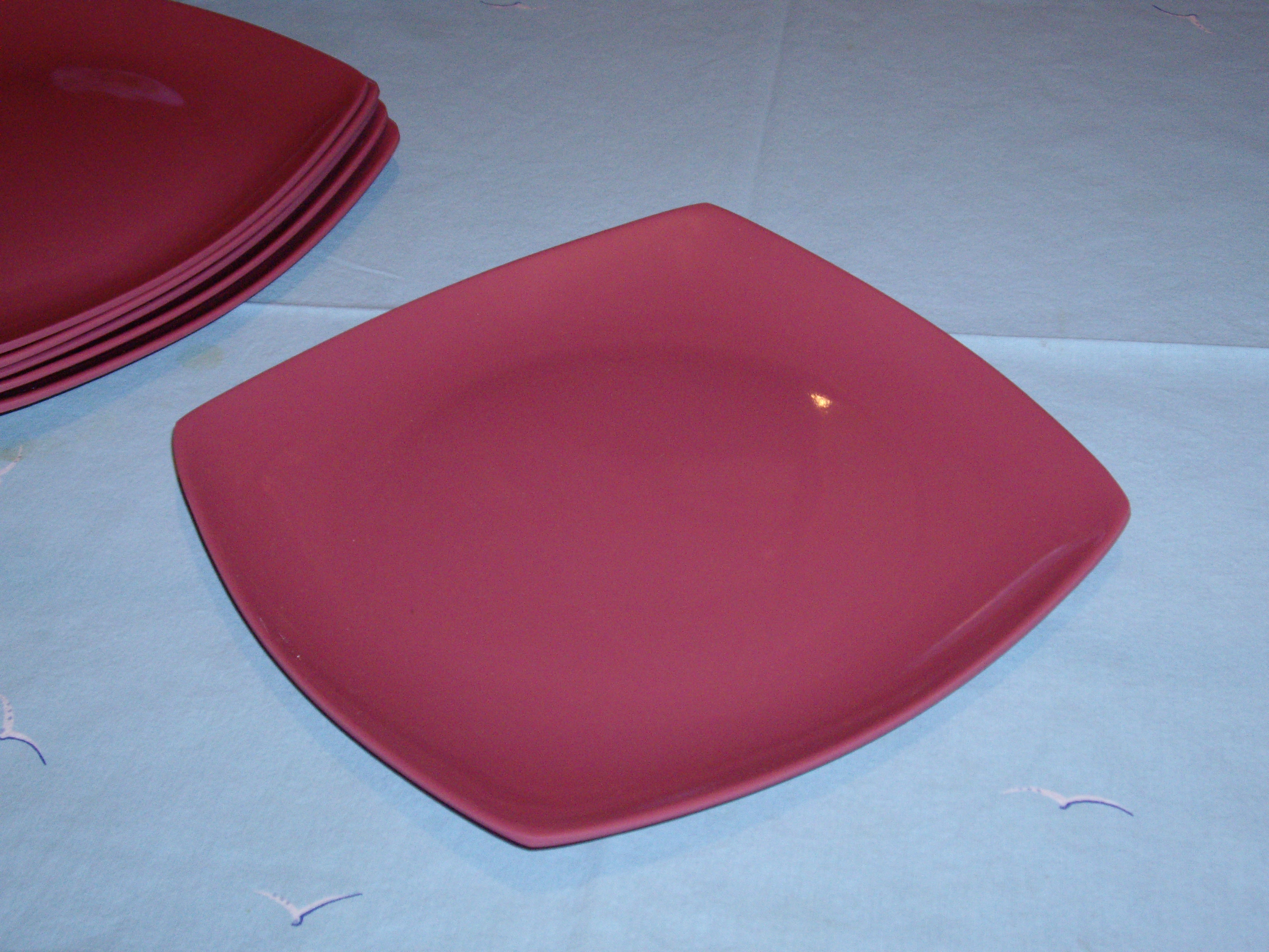 LOT 6 ASSIETTES VIEUX ROSE
EN PLASTIQUE 2 Triel-sur-Seine (78)