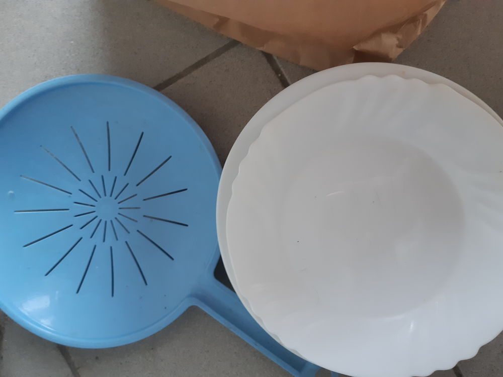 LOT ASSIETTES 
3 Montb�liard (25)