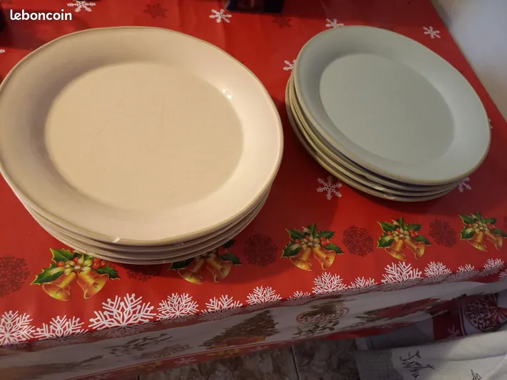 Lot 8 Assiettes. 5 Rosselange (57)