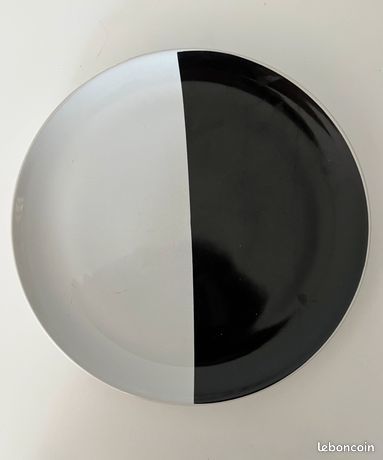 Assiettes N et B 10 Mennecy (91)