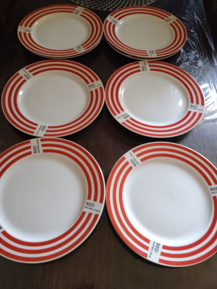 8 assiettes 5 Le Chambon-Feugerolles (42)