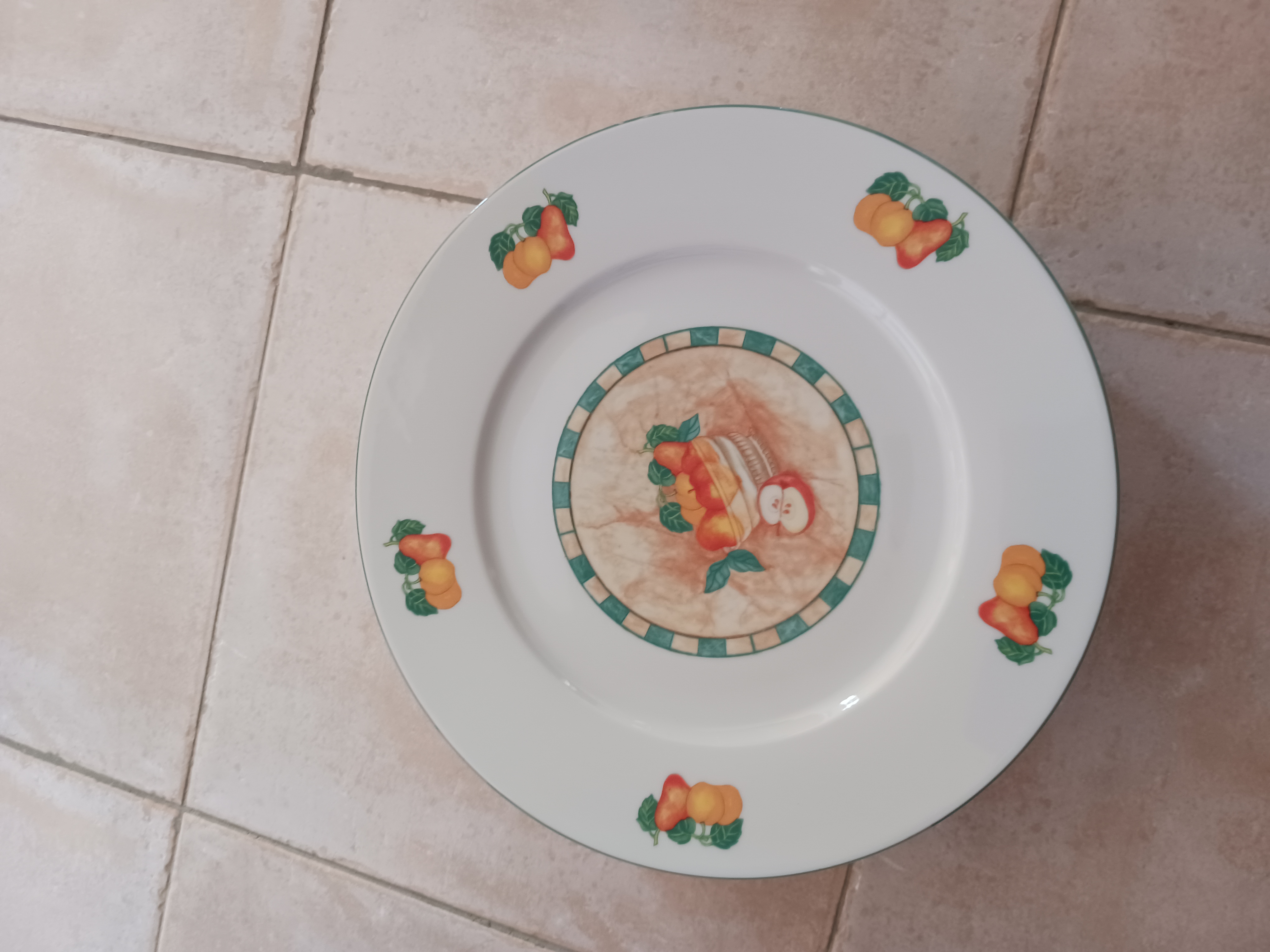 Lot de 9 assiettes 15 Nimes (30)