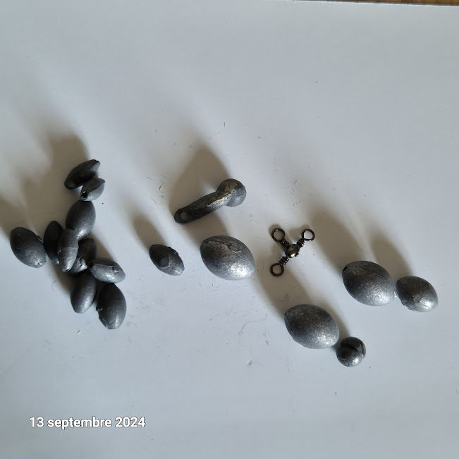 assortiment de plombs olive, et accessoires divers 2 Saumur (49)
