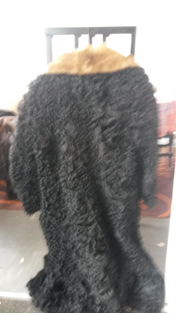 ASTRAKAN  avec COL FOURRURE en TBE 80 Villers-l�s-Nancy (54)