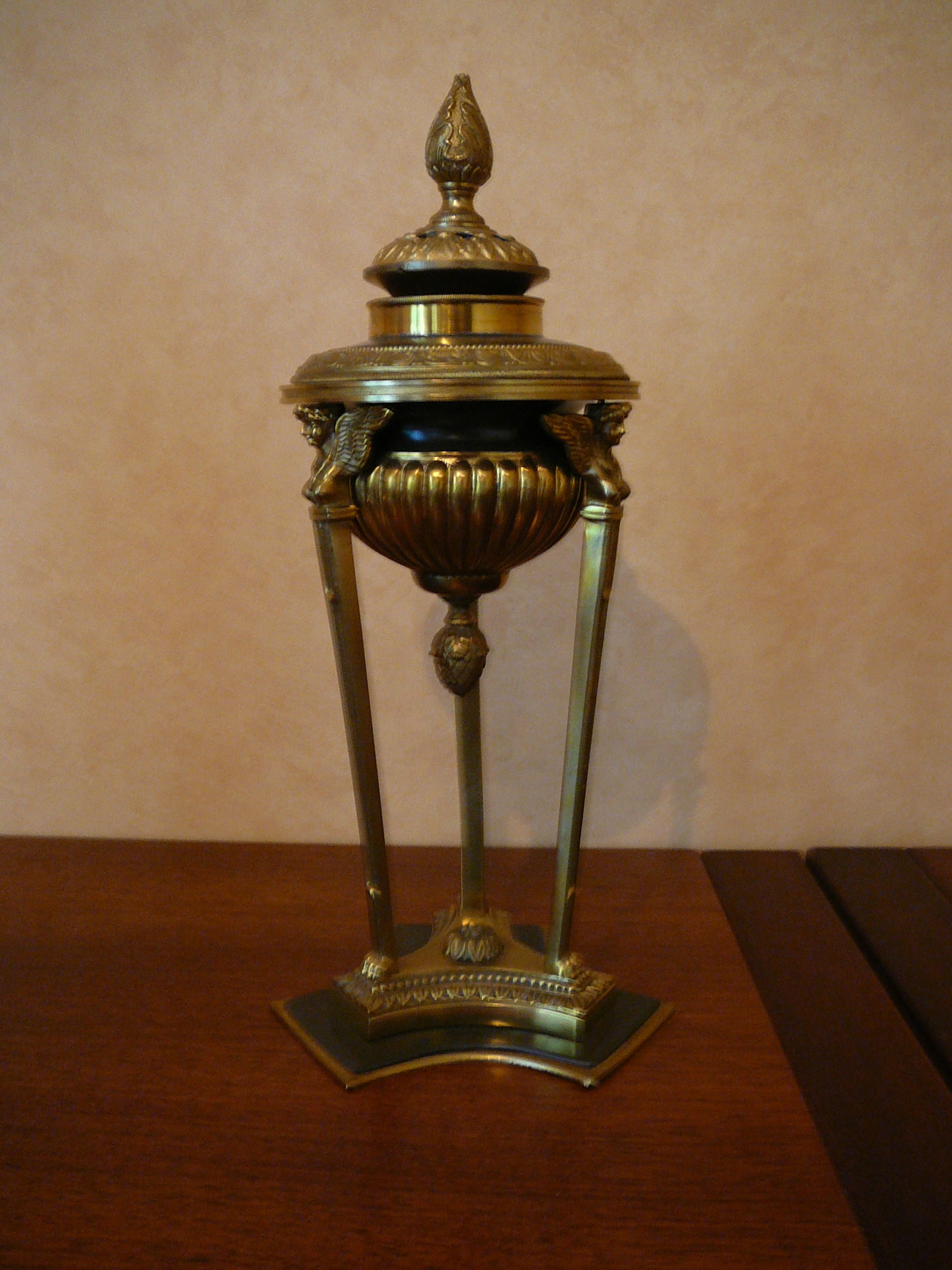 Ath�nienne en bronze 200 Aix-les-Bains (73)