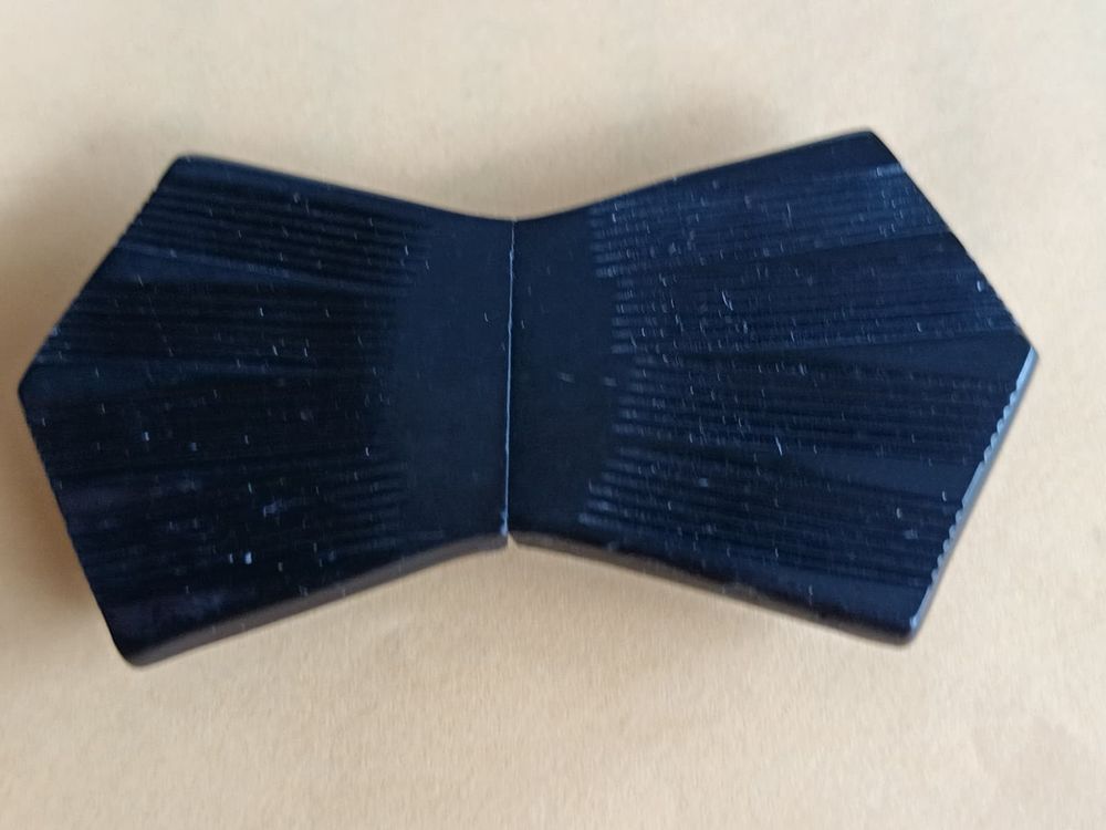 Attache Cape Design XXL   �ventail Noir & Chrome  - N�1 18 Thonon-les-Bains (74)