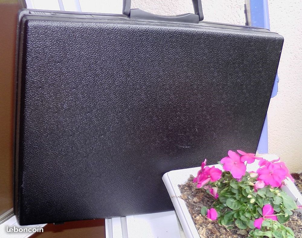 attach� case Samsonite 15 Cholet (49)