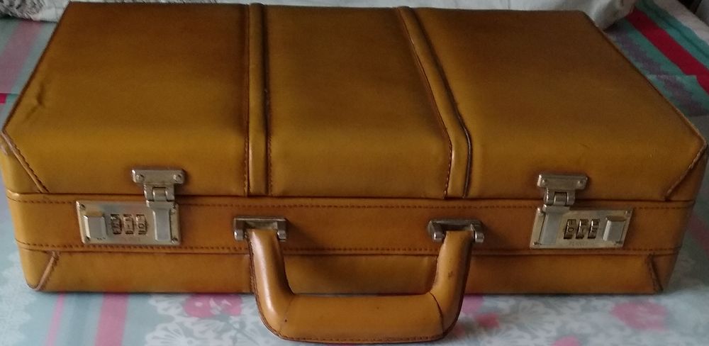 Attach�-case Vintage en cuir 30 Meximieux (01)
