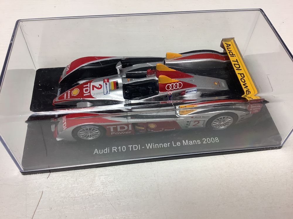 AUDI R10 TDI LE MANS 2008 1/43 voiture miniature 10 Al�s (30)