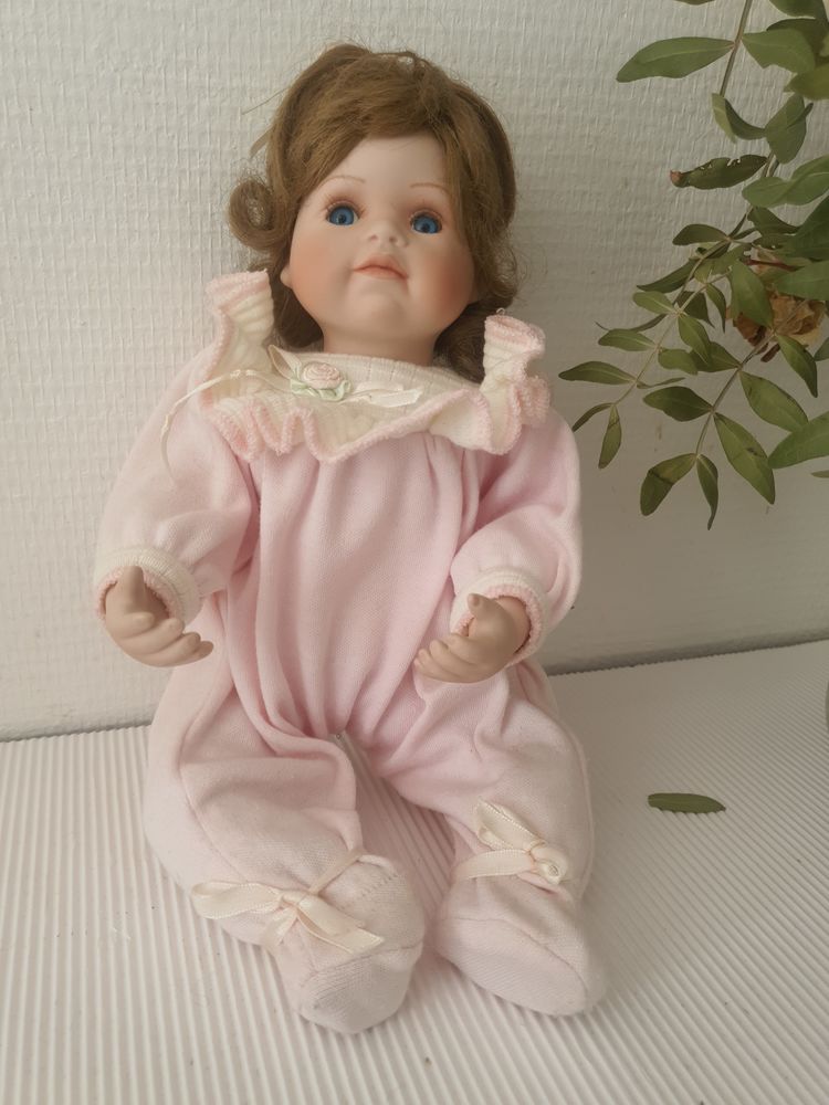 AURELIE poup�e de collection en porcelaine 55 Colombes (92)
