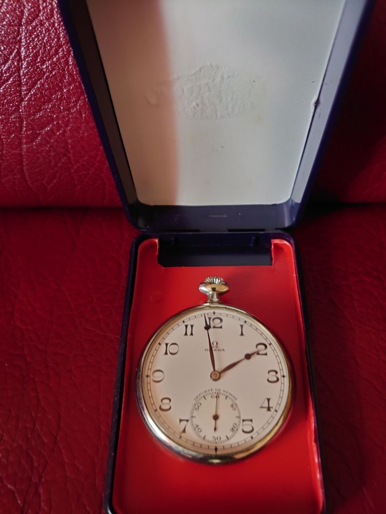 Authentique ancienne et prestigieuse montre � gousset de la c�l�bre marque Suisse  OMEGA  en excellent �tat 400 Le Barcar�s (66)