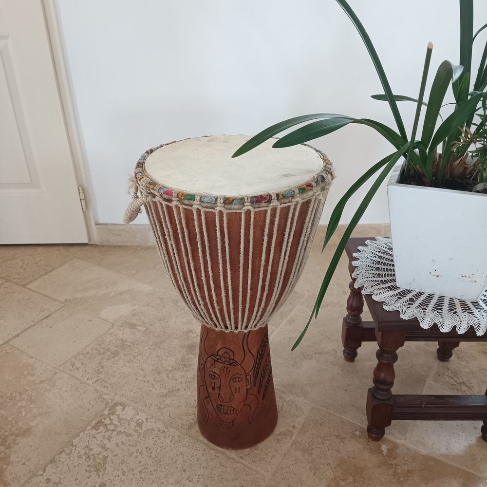 Un Authentique et Grand  Djemb� du S�n�gal 155 Saint-Hippolyte (17)