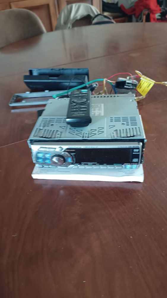 auto radio Alpine 0 Allauch (13)