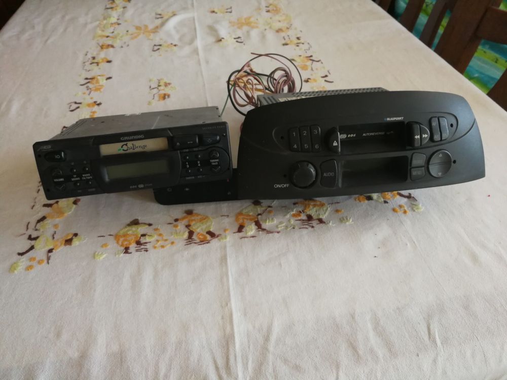 2 Auto Radio Casette Voiture (Vintage)
BLAUPUNKT 
GRUNDIG 35 Rosny-sous-Bois (93)