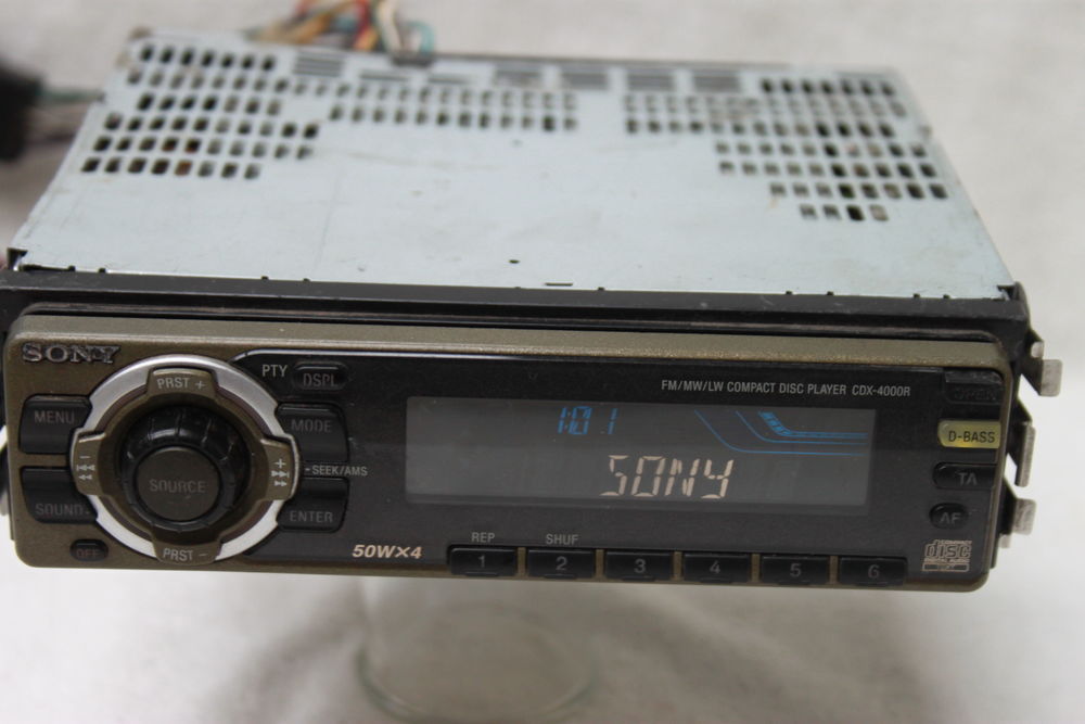 Auto Radio CD Sony  8 Montigny-Lencoup (77)