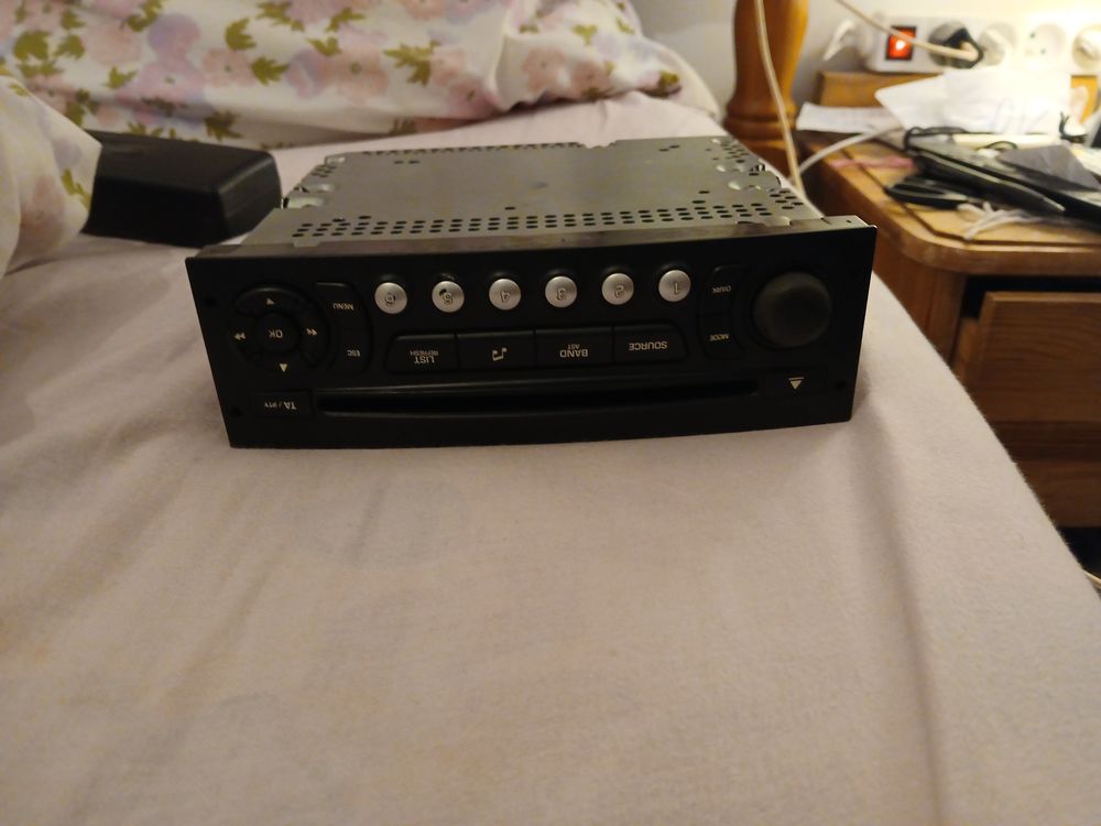 Auto radio 50 Saint-Quentin (02)