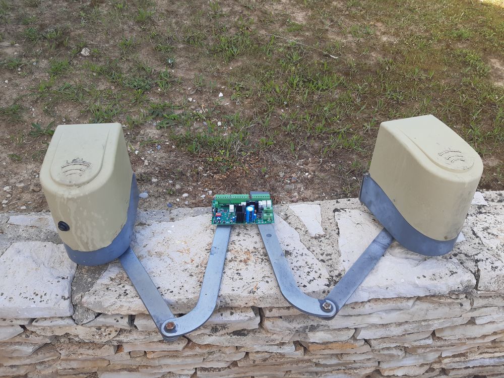 automatisme de portail deux batant occasion 120 Jardin (38)