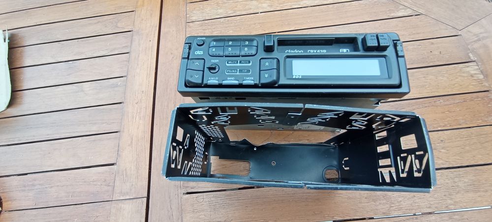 AUTORADIO CLARION 50 Outreau (62)