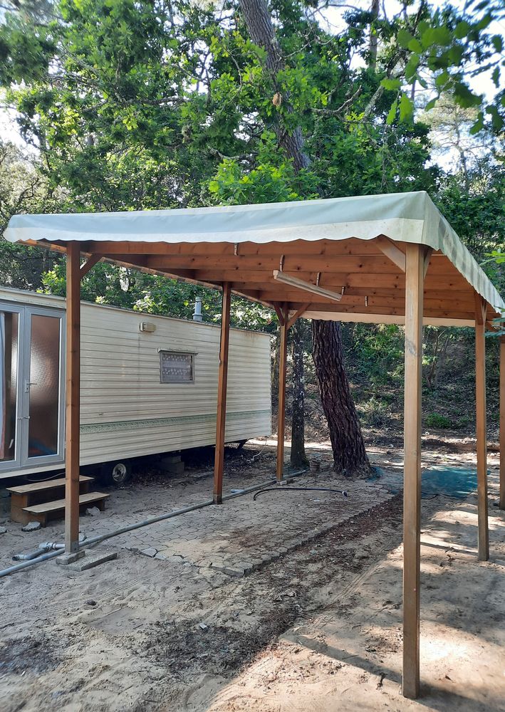 AUVENT OSSATURE BOIS AVEC BACHE DE TOIT
500 Les Mathes (17)