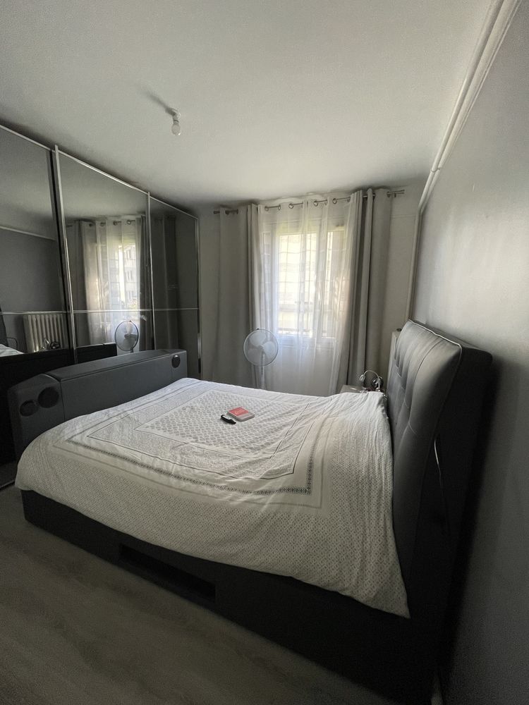 Lit avec tv int�gr�e (pouvant �tre fournie) 500 Cr�teil (94)